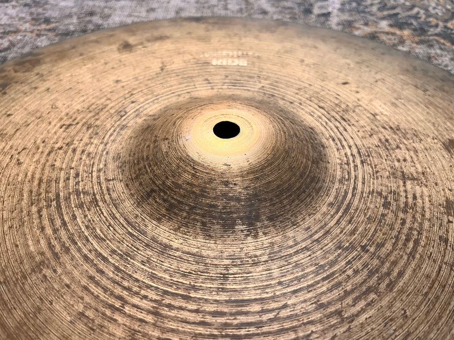 RARE Vintage Zildjian 16” FACTORY STAMPED MEDIUM RIDE 1150 g Tight Controlled SEMI-DRY Responsive!