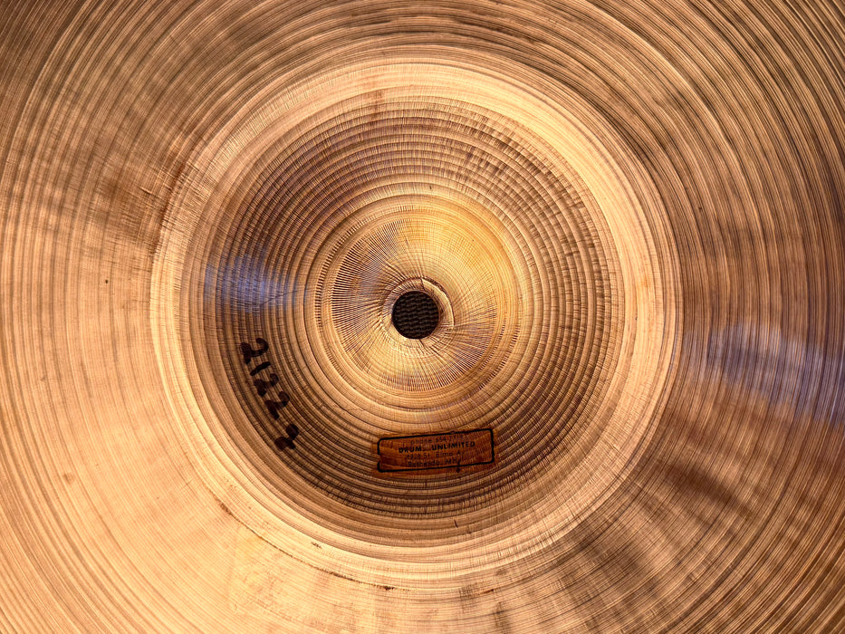 1950s Vintage ZILDJIAN 20" DARK Ride or Crash GORGEOUS 2120 g Sounds Awesome Versatile