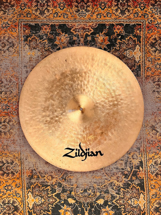 Zildjian K CONSTANTINOPLE 22” MEDIUM THIN HIGH 2495 g LIGHT COMPLEX Smoky CRASHABLE