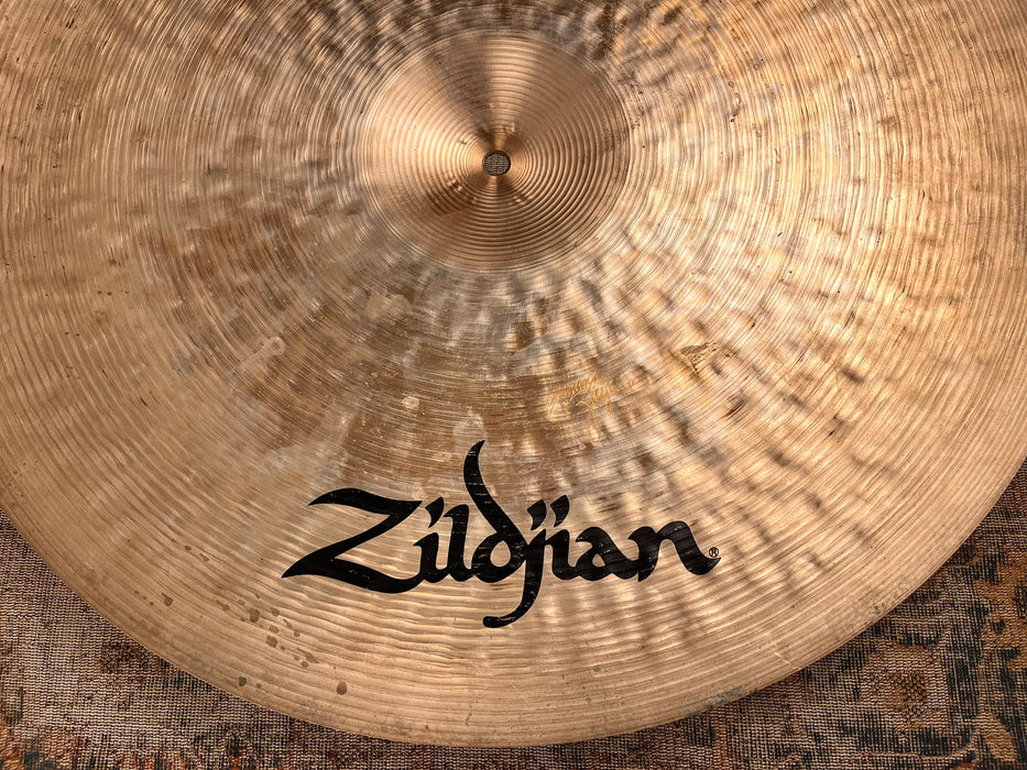 Zildjian K CONSTANTINOPLE 22” MEDIUM THIN HIGH 2495 g LIGHT COMPLEX Smoky CRASHABLE