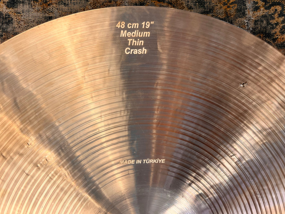 Versatile Bosphorus ANTIQUE Sultan Medium Thin Crash 19” SIZZLE 1408 g CLEAN