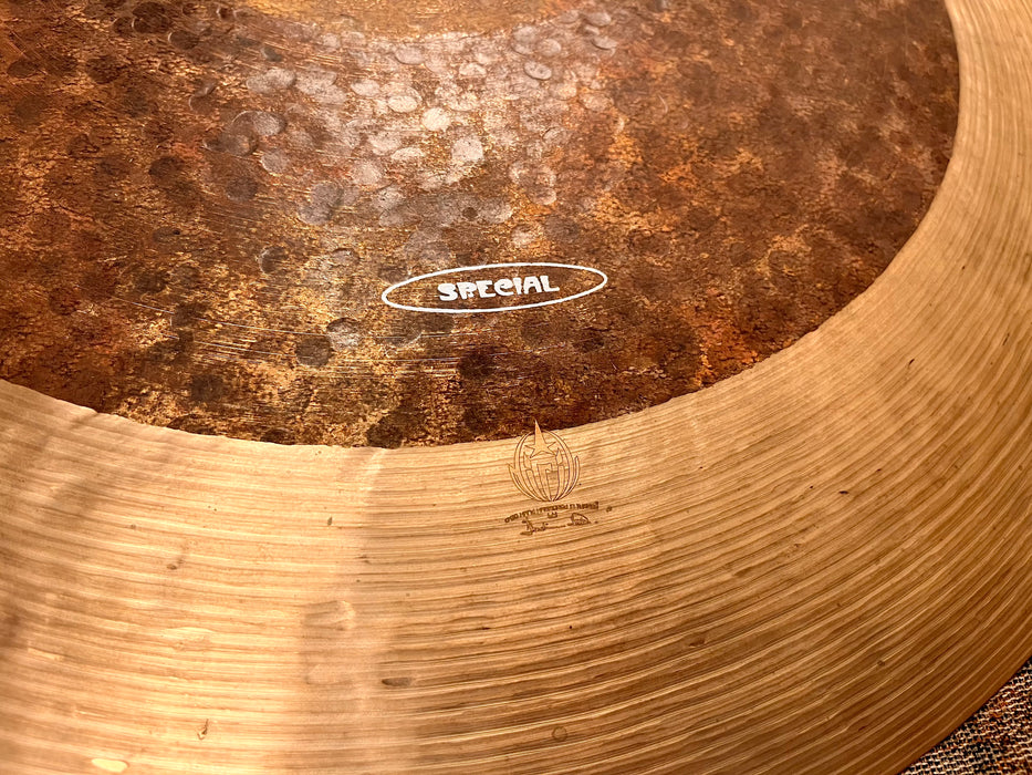 CUSTOM HYBRID Dry 1/2 TURK Diril Ride 22” 3452 g 1/2 TRADITIONAL Hand Hammered Stunning!