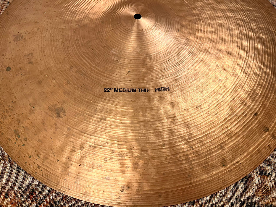 Zildjian K CONSTANTINOPLE 22” MEDIUM THIN HIGH 2495 g LIGHT COMPLEX Smoky CRASHABLE