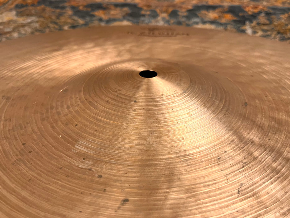 Zildjian K CONSTANTINOPLE 22” MEDIUM THIN HIGH 2495 g LIGHT COMPLEX Smoky CRASHABLE