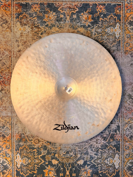 Zildjian K CONSTANTINOPLE 22” MEDIUM THIN HIGH 2494 g LIGHT COMPLEX Smoky CRASHABLE