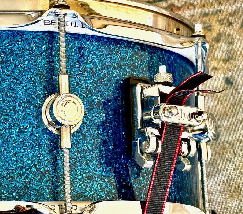 UNIQUE DW Made in U.S.A Collector’s Series SANTA MONICA Snare 5.5” X 12” BLUE GLASS GLITTER w MINI LUGS