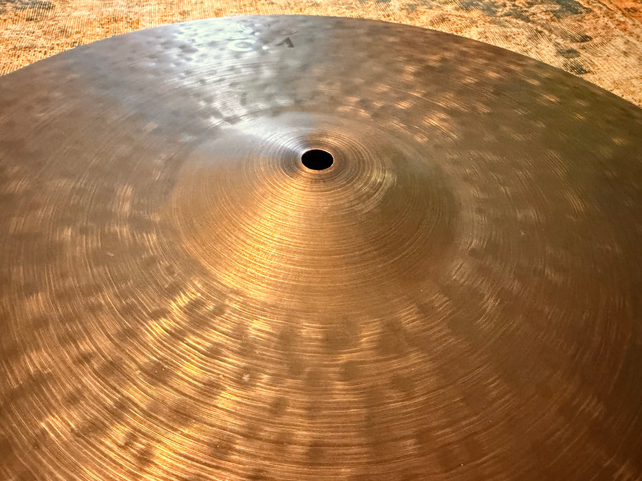 Istanbul AGOP OM 18” CRASH Or LIGHT RIDE IMMACULATE Cond! 1243 g! GORGEOUS!