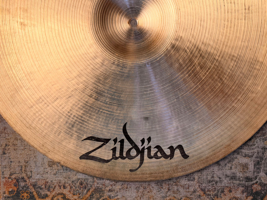 Very Rare Discontinued Zildjian K PRE AGED DRY LIGHT 22” Ride 2472 g CRASHES Magnificently! EARLY ONE!