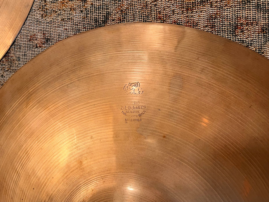 80 Year Old Vintage Zildjian 13” Hihats ULTRA PAPER THIN at 496 536 g SUPER LIGHT Early Tone!