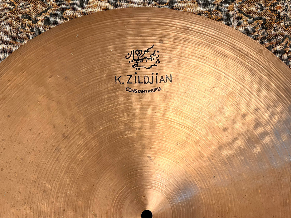 Zildjian K CONSTANTINOPLE 22” MEDIUM THIN HIGH 2495 g LIGHT COMPLEX Smoky CRASHABLE