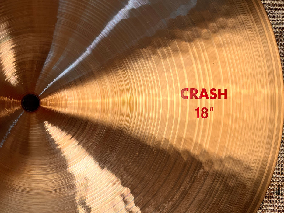 Paiste 2002 Crash 18” 1450 g Amazing Shape! CLEAN! Classic Iconic Tone! WHY PAY $405??