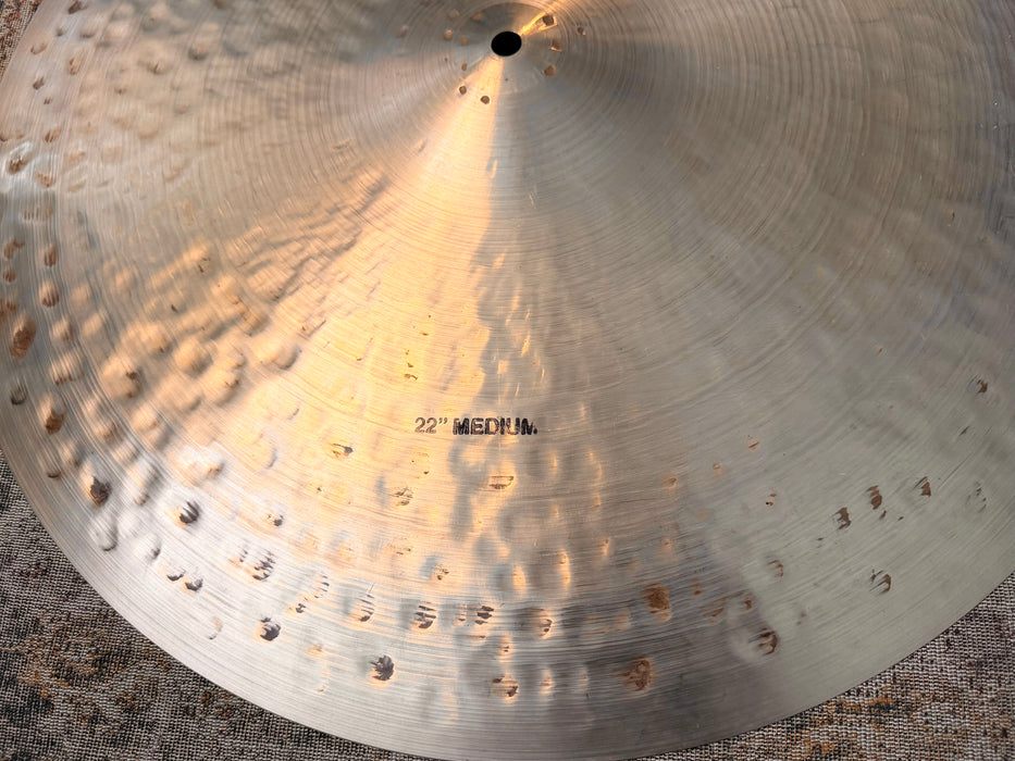 Zildjian K CONSTANTINOPLE Medium Ride 22” DARK DRY AMAZING Condition! 2514 g DON’T Pay $800 For A Guess!!