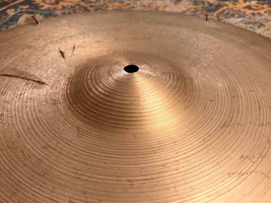 Vintage Early 1960s Zildjian 18” Light Crash Ride Sizzle 1588 g Factory Stamped “MEDIUM” ALL 6 RIVETS