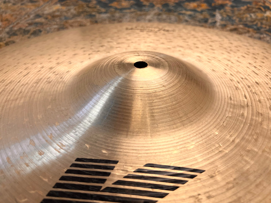 Zildjian K CUSTOM Medium Ride 22” 2726 g SEMI-DRY 1/2 Traditional 1/2 Brilliant! Don’t Pay $570?????