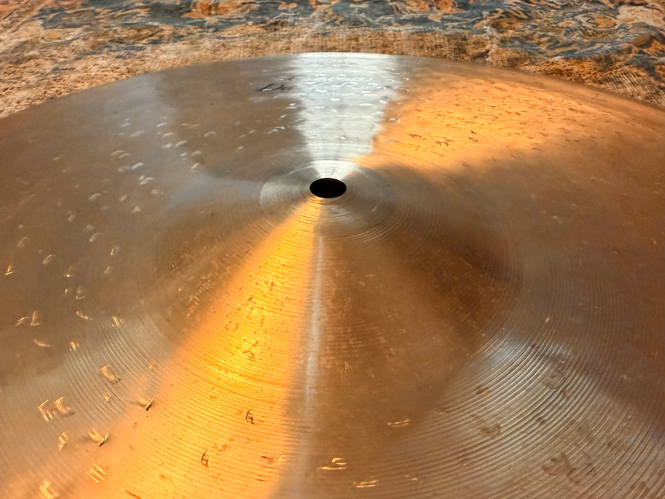 Zildjian K CUSTOM DARK Ride 20” 2114 g CRASHABLE THINNER ONE! Versatile! Don’t Pay $530 for a guess!
