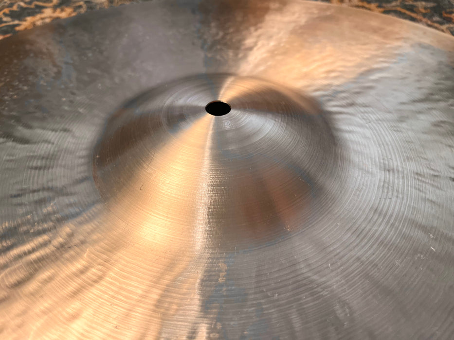 Sabian HHX LEGACY Ride 22” 2956 g SUPER CLEAN! Versatile Dark! Don’t Pay $634 FOR A GUESS