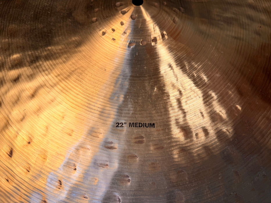 Zildjian K CONSTANTINOPLE Medium Ride 22” DARK DRY IMMACULATE Condition! 2714 g DON’T Pay l $800 For A Guess!!