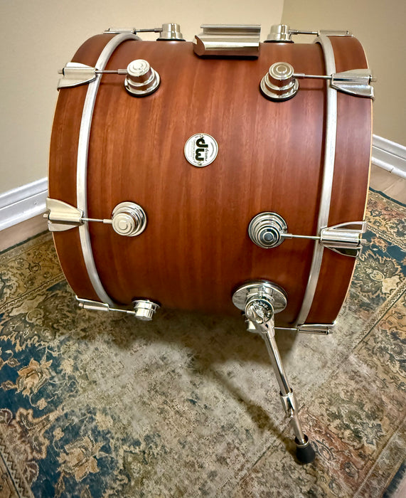 Custom DW Collector's Series EXOTIC Mahogany SPRUCE Bass Drum 20" x 14" Mahogany Finish w/ Beato Case MINT