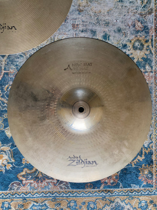CRISP DARKER BRILLIANT Zildjian New Beat Hihats 14” 1076 1358 g SHIMMERING