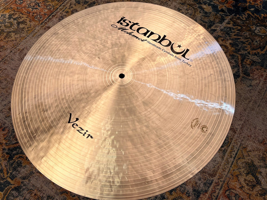 Dark Low Pitched Smoky Focused Istanbul Vezir Flat Ride 21” 2192 g
