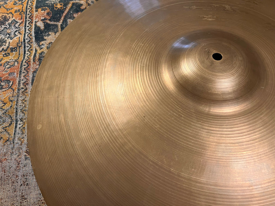 Amazing LIGHT COMPLEX Vintage Zildjian 1950s 22” Ride 2662 g Hand Hammered