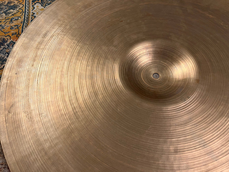 Amazing LIGHT COMPLEX Vintage Zildjian 1950s 22” Ride 2662 g Hand Hammered